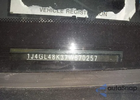 2007 Jeep Liberty Sport z USA, uszkodzony, nr VIN 1J4GL48K37W670257